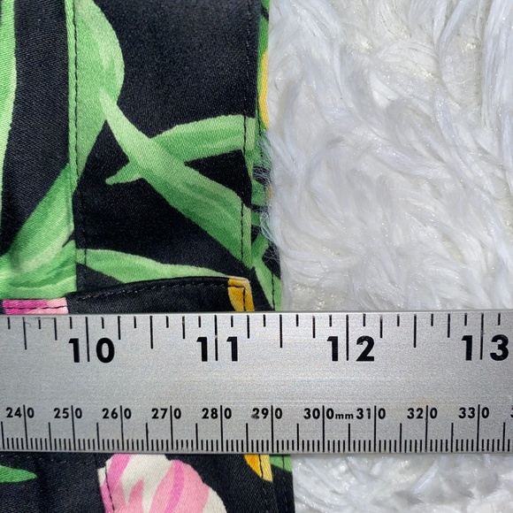 Lauren Ralph Lauren Tropical pants in Like New Condition - Picture 6 of 7